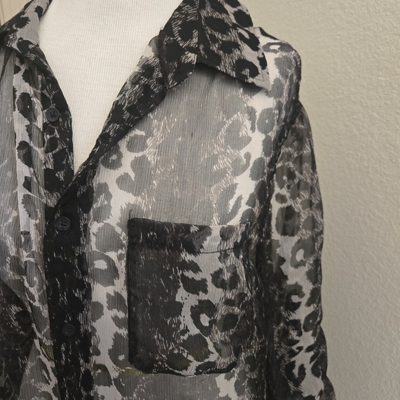 Joe's Jeans leopard silk button-up sheer top M - Picture 2 of 6